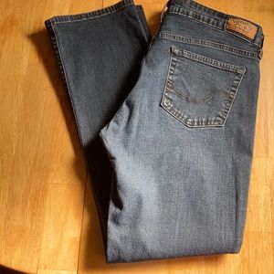 Women’s Levi straight leg blue jeans size 12 short